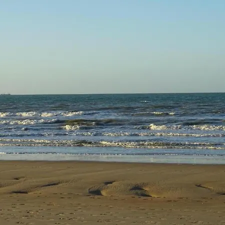 Apartment In Nieuwpoort Located With A View Of The Sea アパート